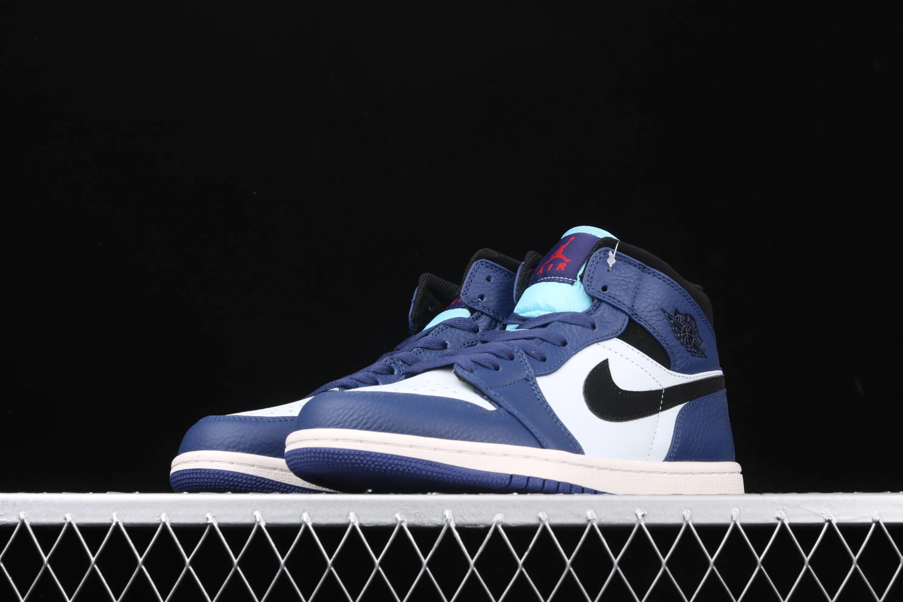 All categories Air Jordan Jordan series basketball shoes Air Jordan 1 Mid Air Jordan 1 Mid AJ1 Joe 1 mid-top‌full head layer‎cultural basketball‌ball‎shoes 852542-400
